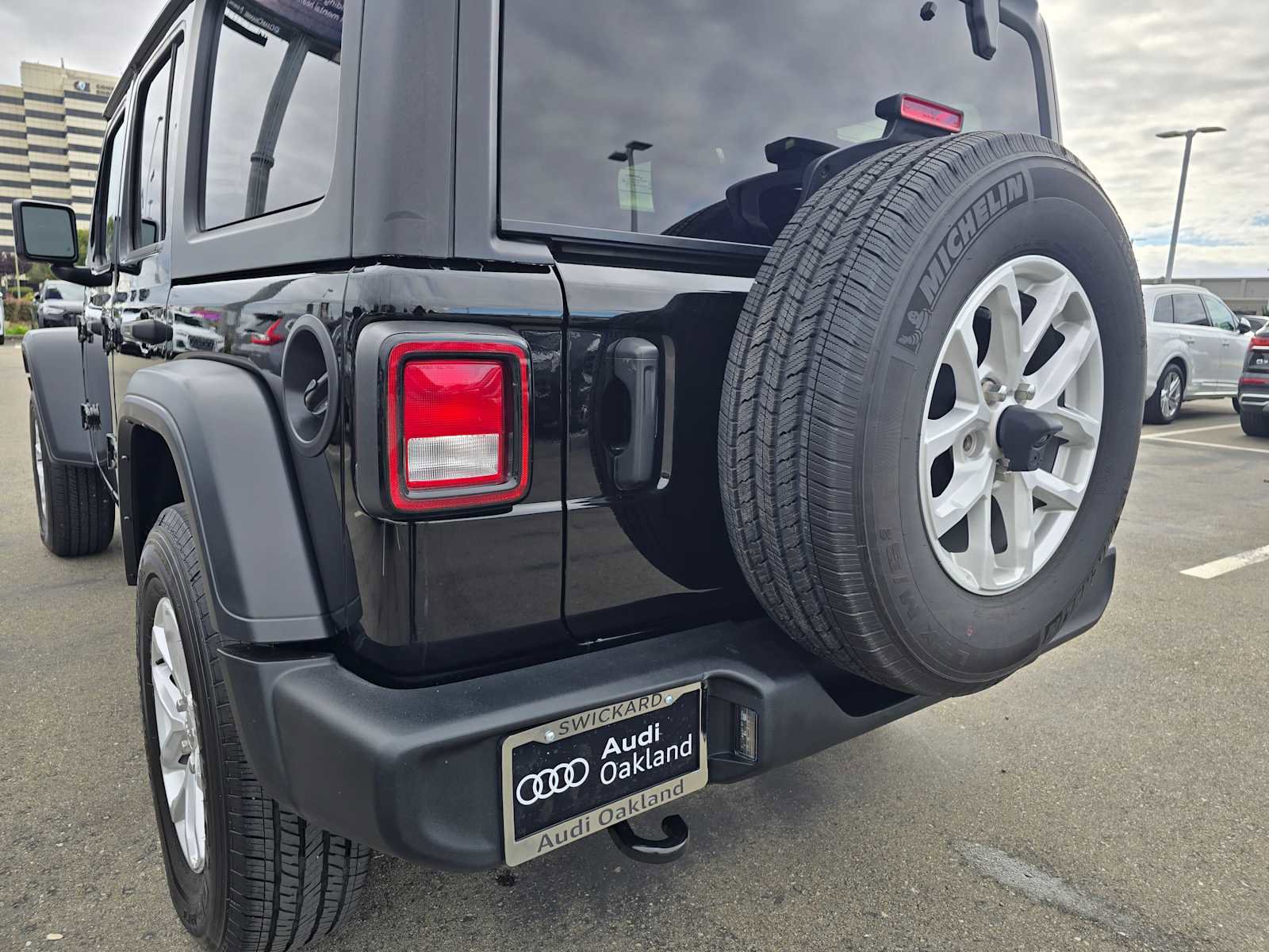 Used 2023 Jeep Wrangler Sport S image 16