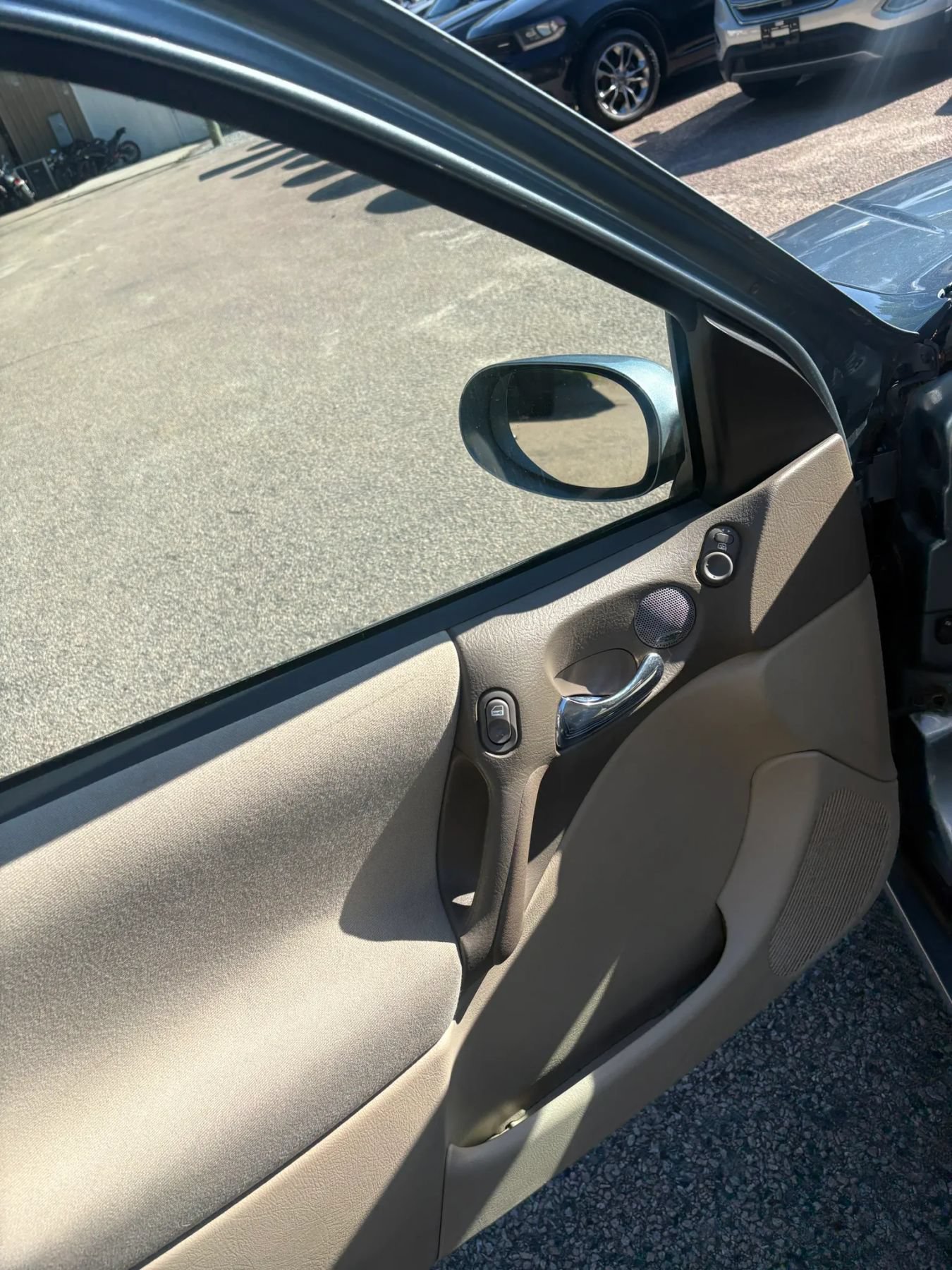 Used 2003 Saturn L-Series L200 w/ Audio Pkg I FWD image 30