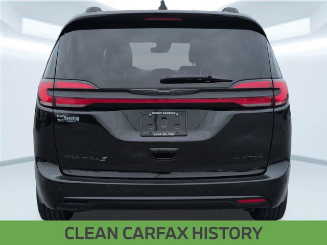 Used 2025 Chrysler Pacifica Limited image 4