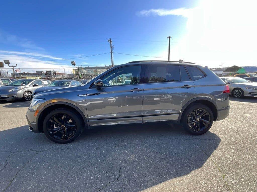 Used 2023 Volkswagen Tiguan SE R-Line image 5