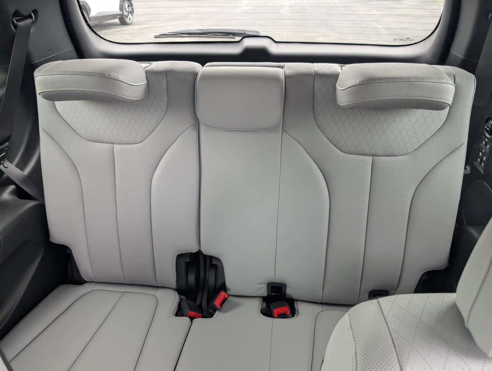 Used 2021 Hyundai Palisade SEL w/ Premium Package FWD image 18