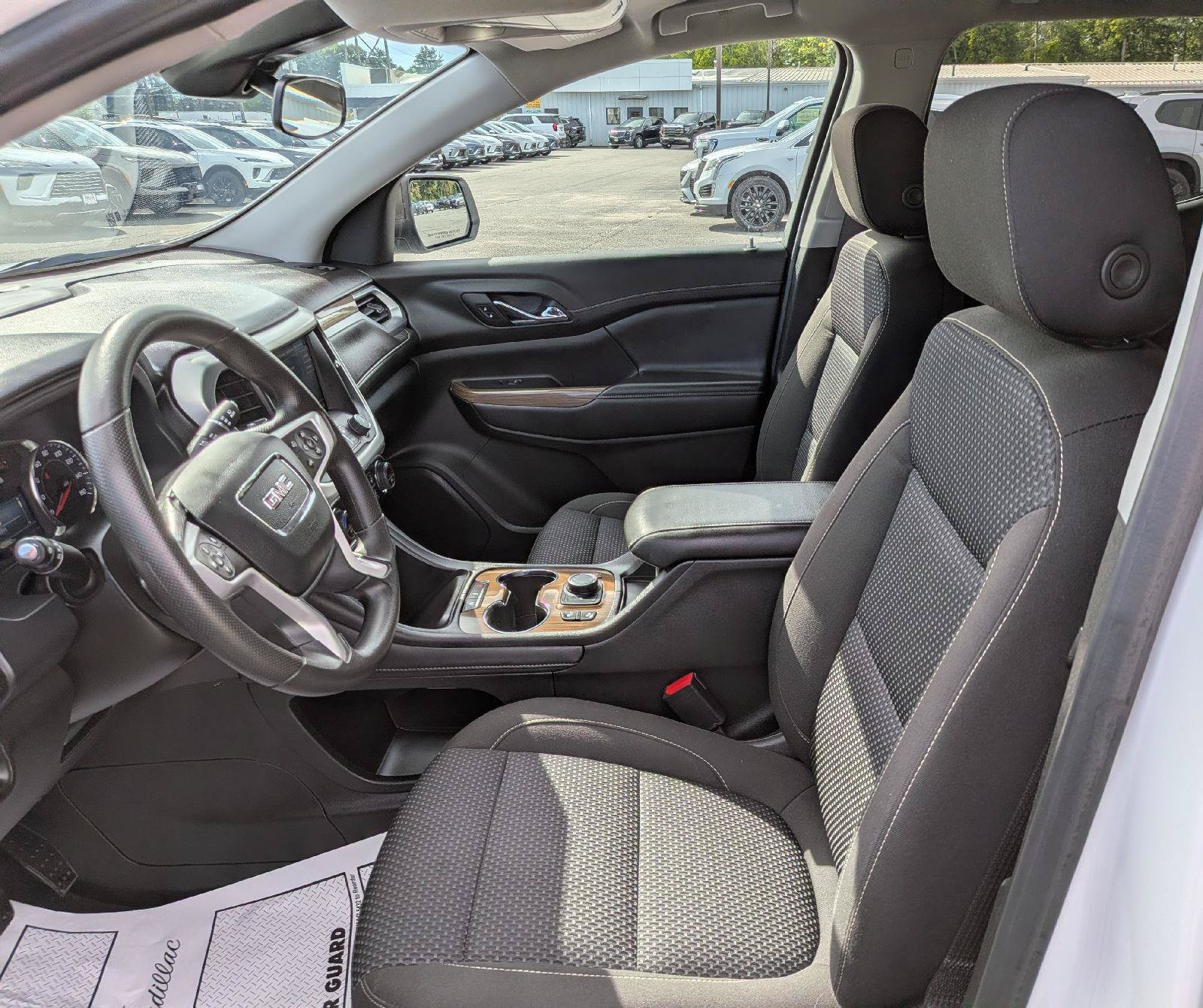 Certified 2023 GMC Acadia SLE w/ Driver Convenience Package AWD/4WD image 11