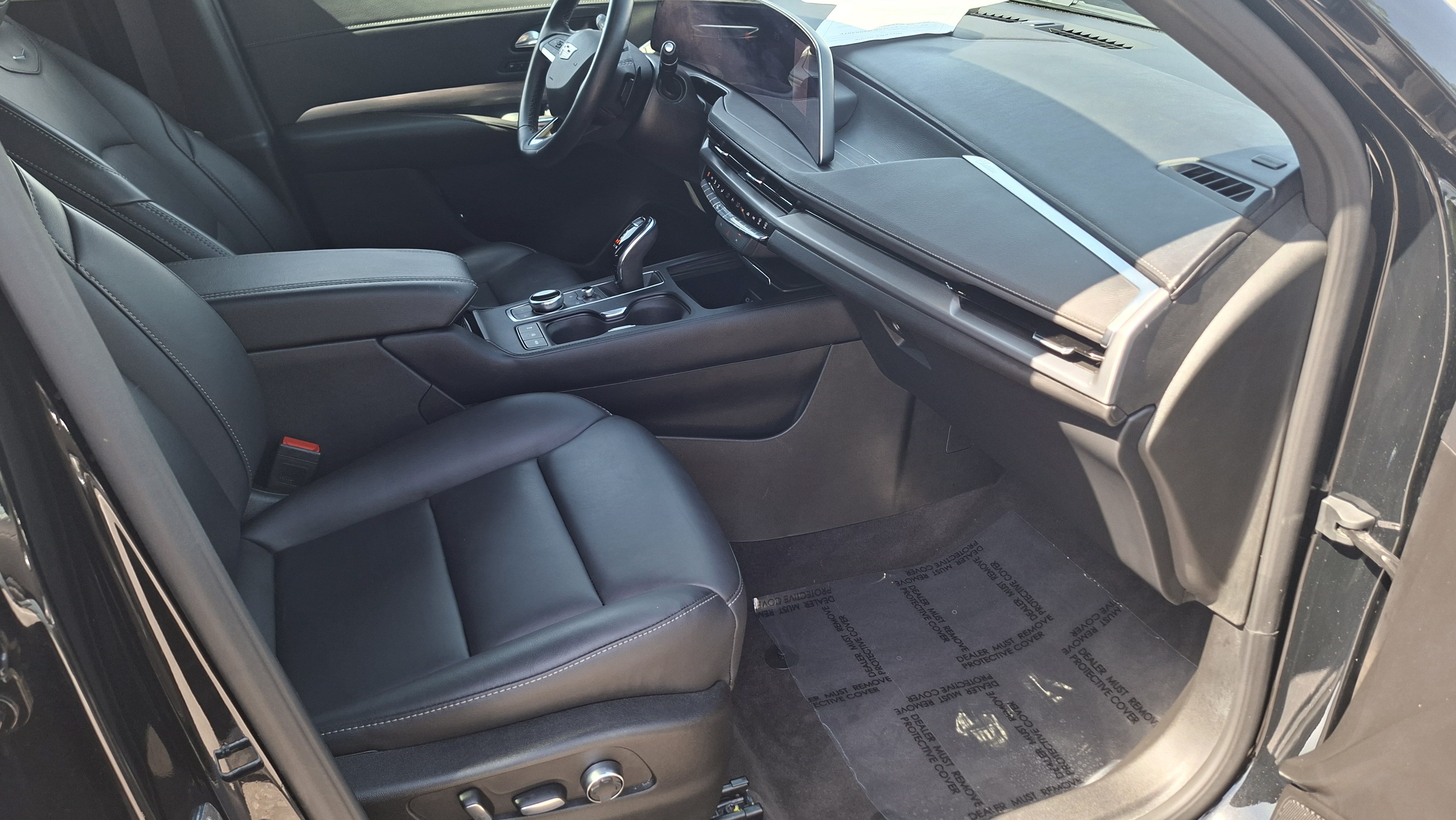 Used 2025 Cadillac XT4 Premium Luxury FWD image 23