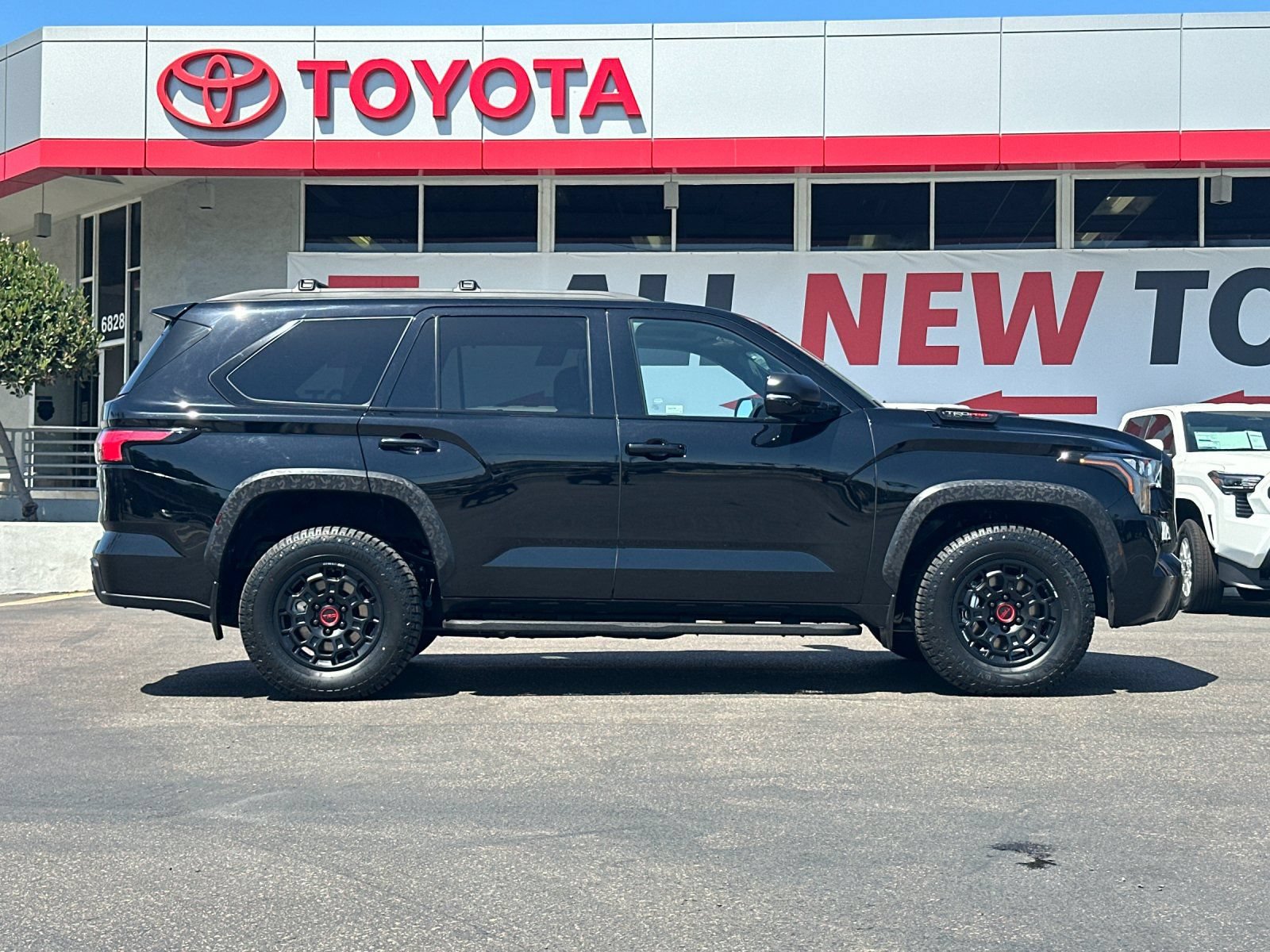 Used 2024 Toyota Sequoia TRD Pro AWD/4WD image 6