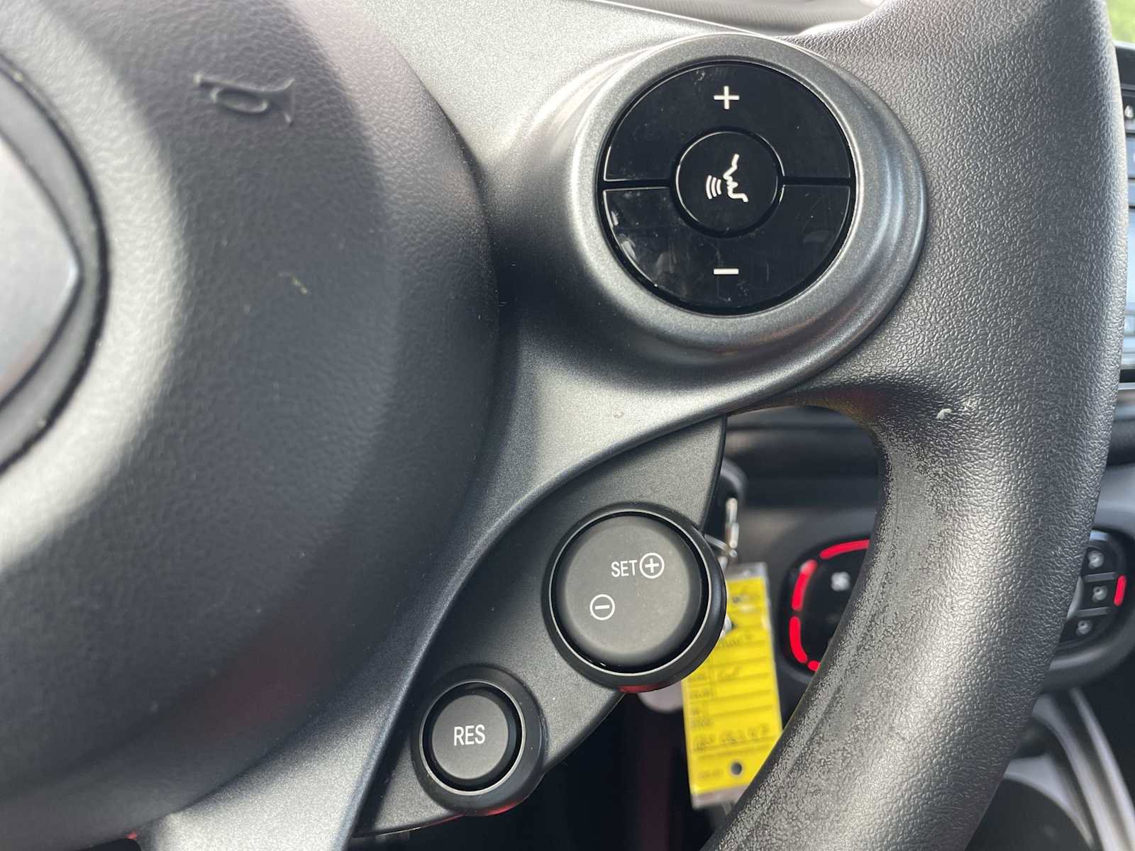 Used 2016 smart fortwo pure RWD image 14