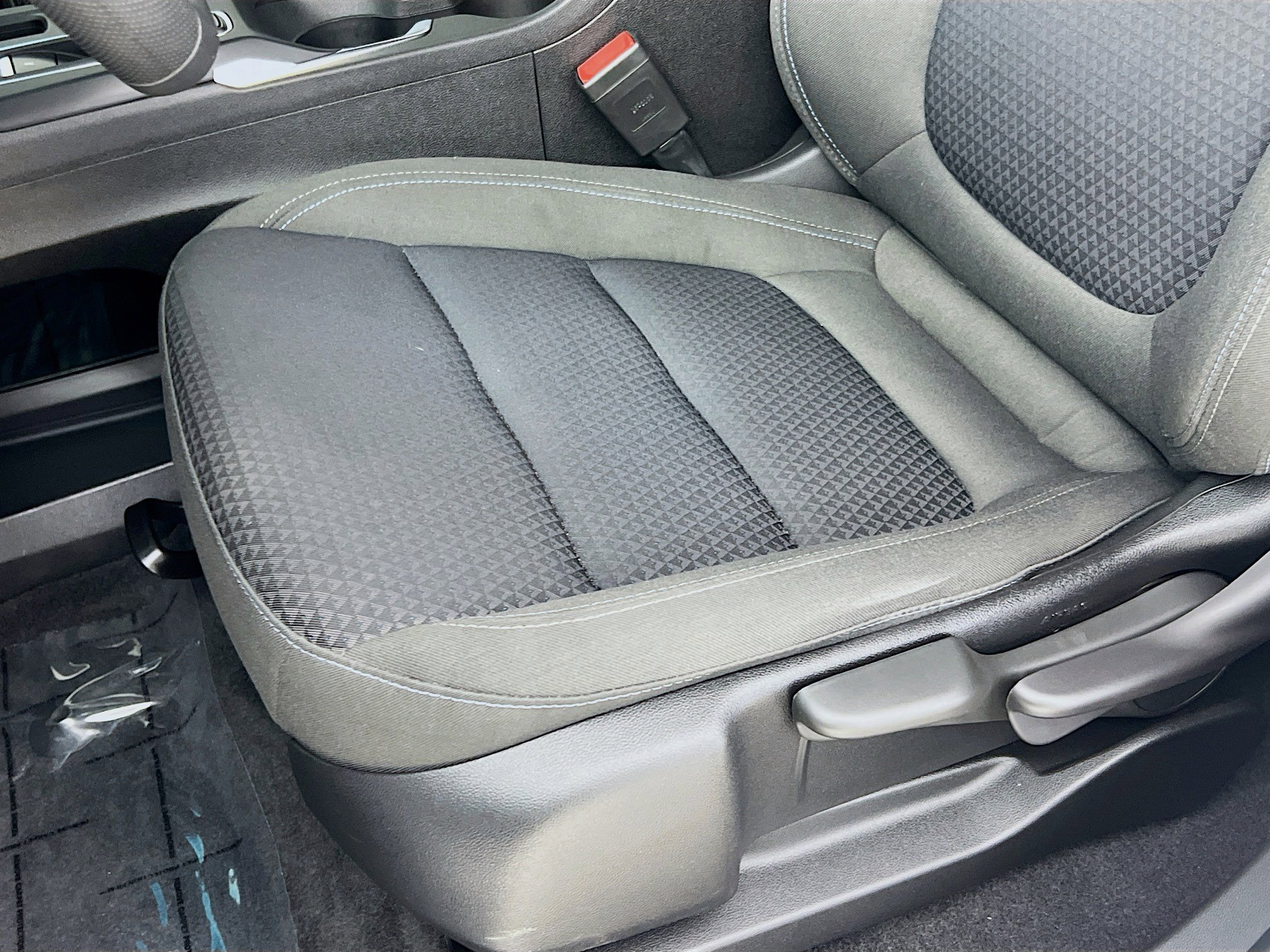 Used 2022 Chevrolet Bolt LT FWD image 20