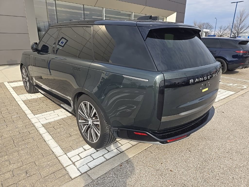 Used 2023 Land Rover Range Rover Long Wheelbase SE image 7
