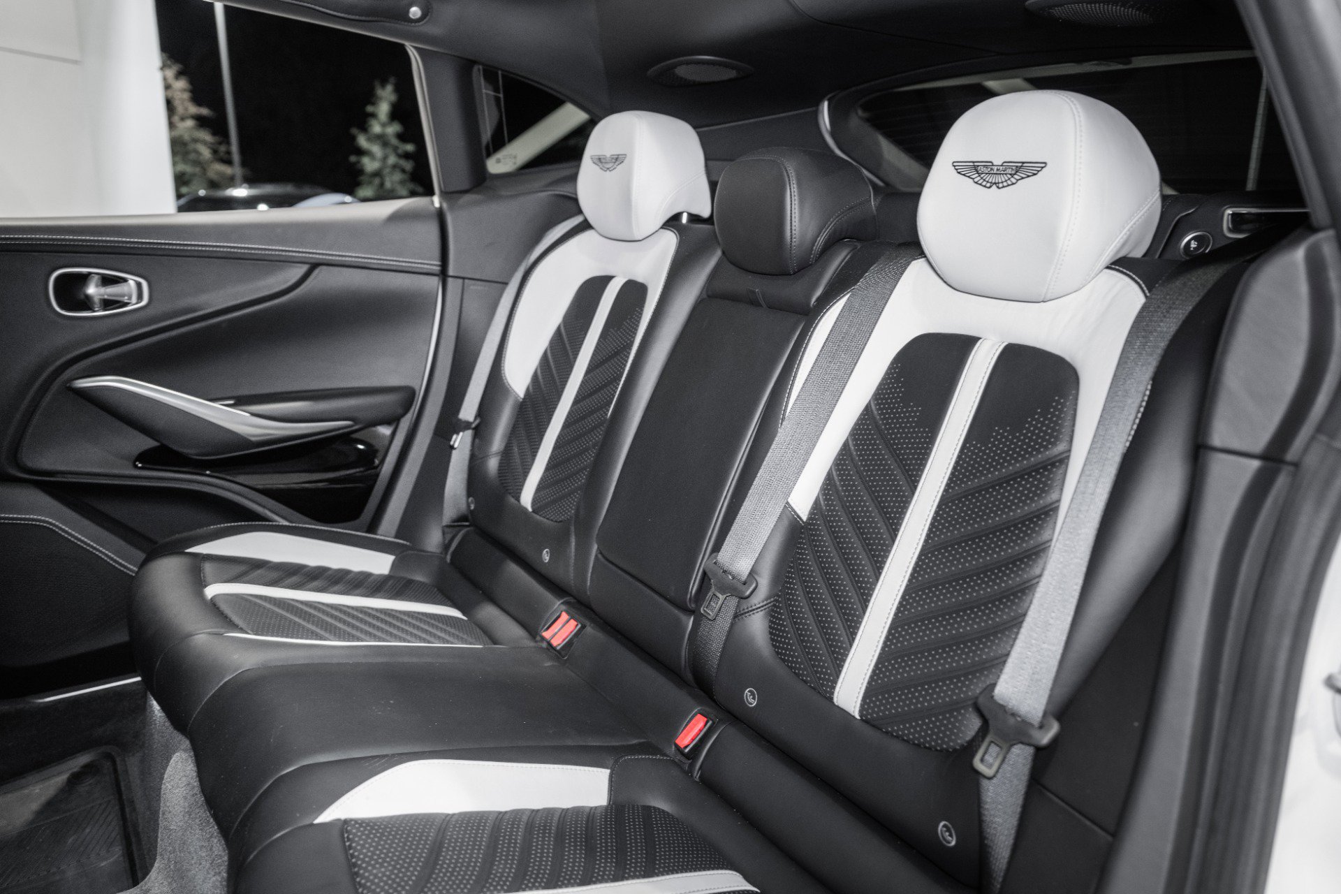 Used 2023 Aston Martin DBX 707 image 16