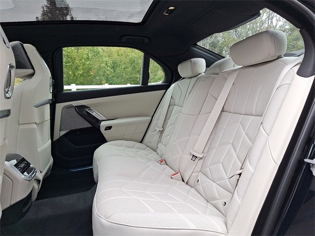 New 2026 BMW 760i xDrive image 9