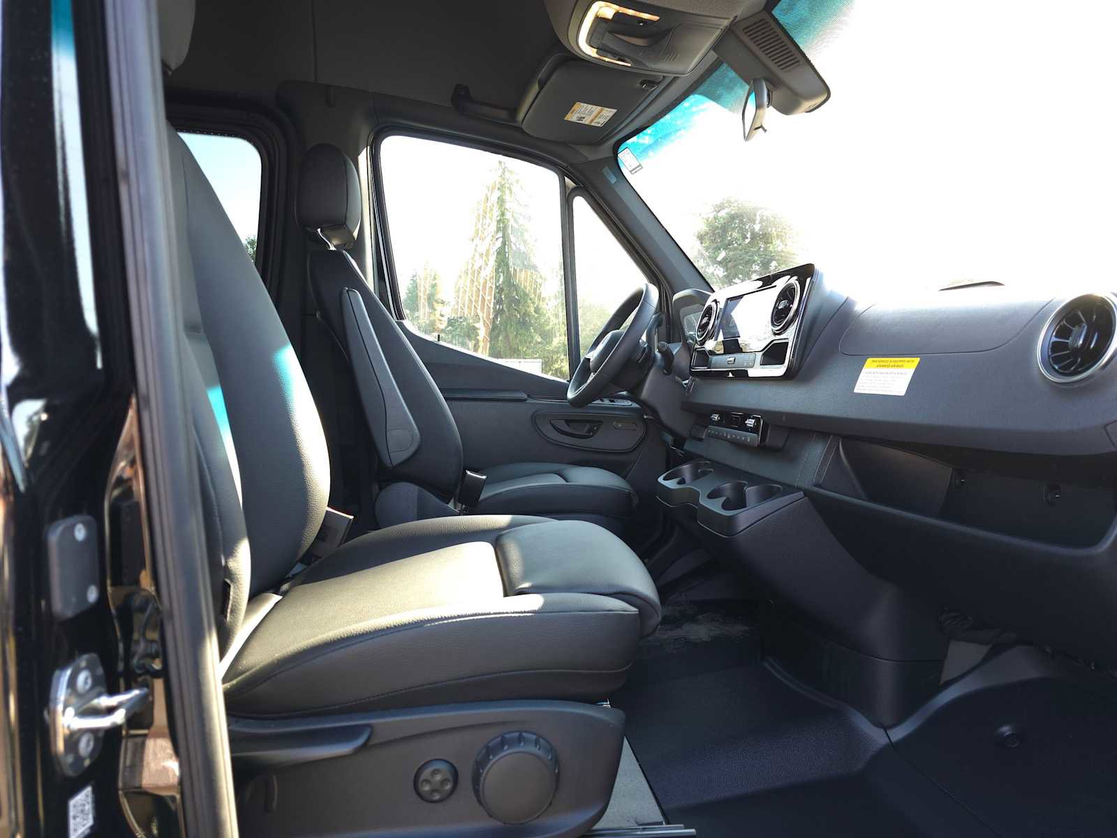 New 2025 Mercedes-Benz Sprinter 2500 image 11