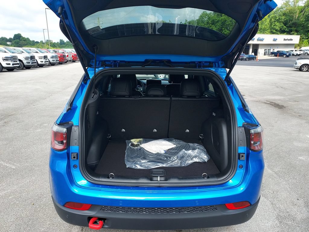 New 2026 Jeep Compass Trailhawk w/ Sun, Sound & Navigation Group AWD/4WD image 20