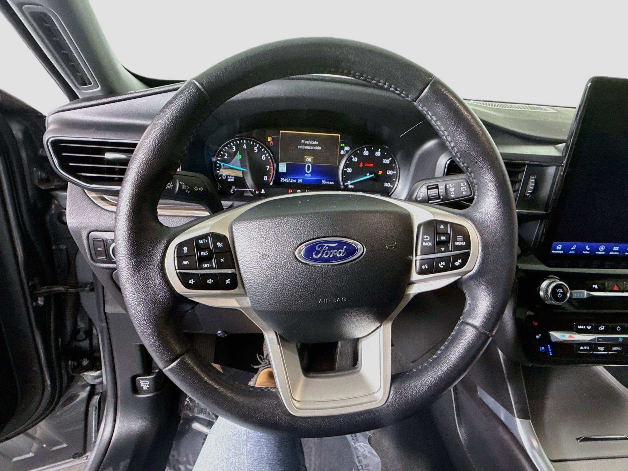 Used 2024 Ford Explorer Limited w/ Limited Technology Package RWD image 13