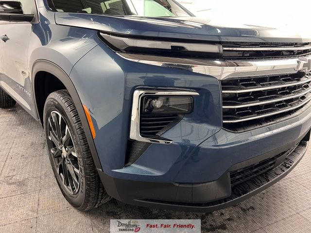 New 2026 Chevrolet Traverse LT w/ Sun and Wheel Package FWD image 8