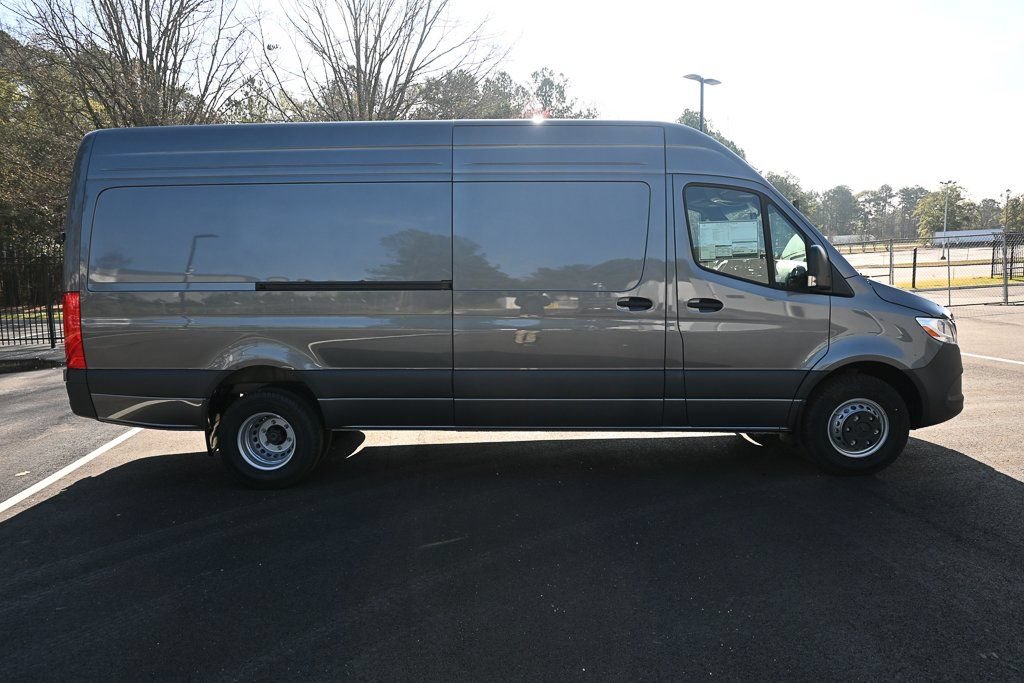 Used 2026 Mercedes-Benz Sprinter 3500 image 24
