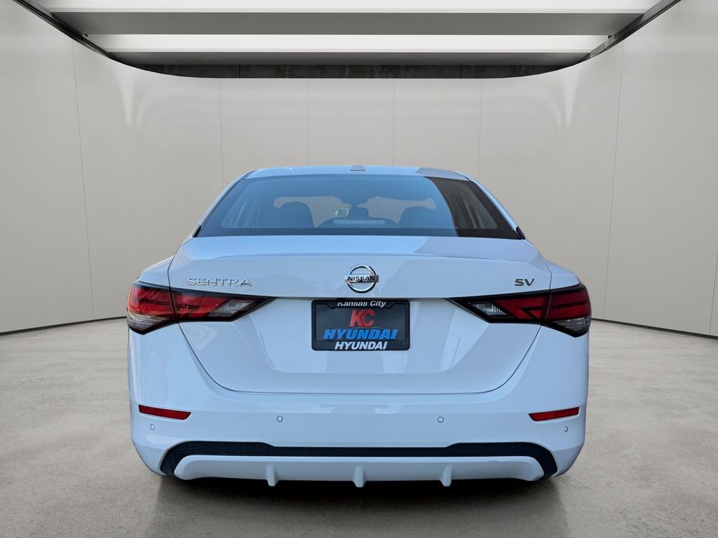 Used 2023 Nissan Sentra SV image 4