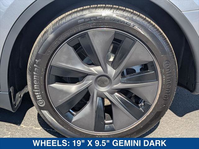 Used 2025 Tesla Model Y Long Range image 9