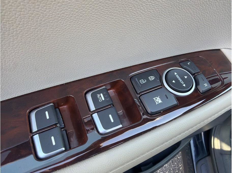 Used 2018 Kia Sorento LX image 9