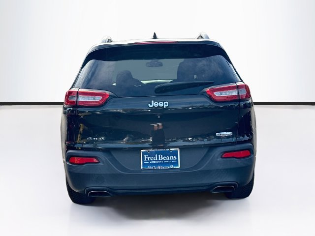 Used 2015 Jeep Cherokee Latitude w/ Cold Weather Group AWD/4WD image 6