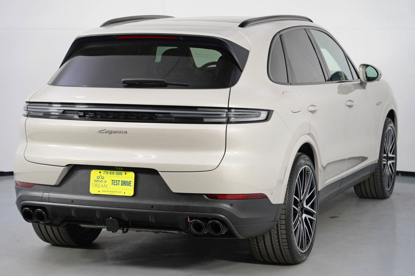 Used 2025 Porsche Cayenne E-Hybrid image 52