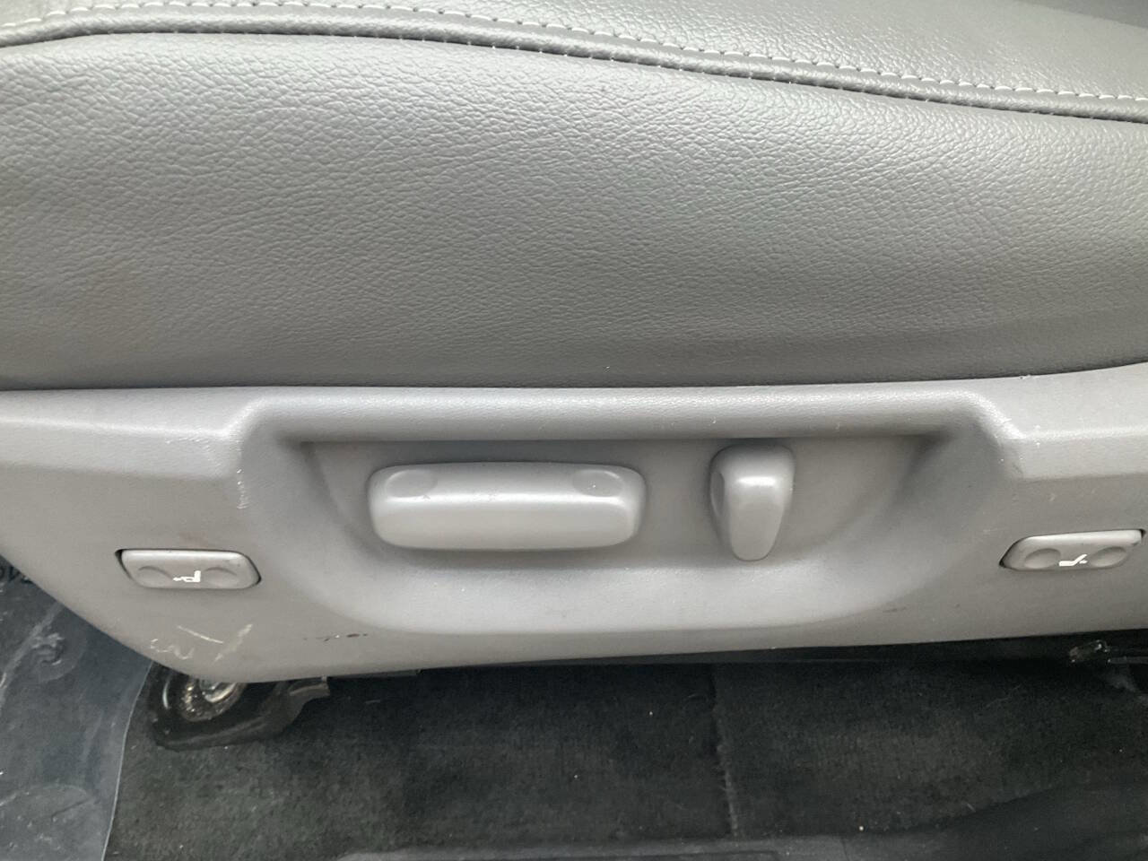 Used 2013 Toyota Sequoia Limited RWD image 14