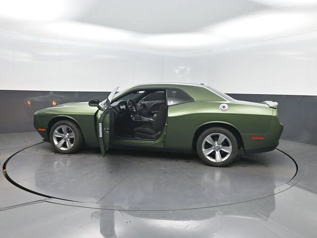 Used 2020 Dodge Challenger SXT image 35