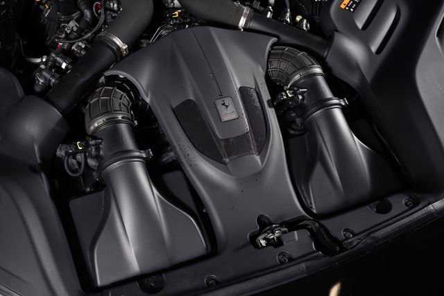 Used 2019 Ferrari Portofino RWD image 17