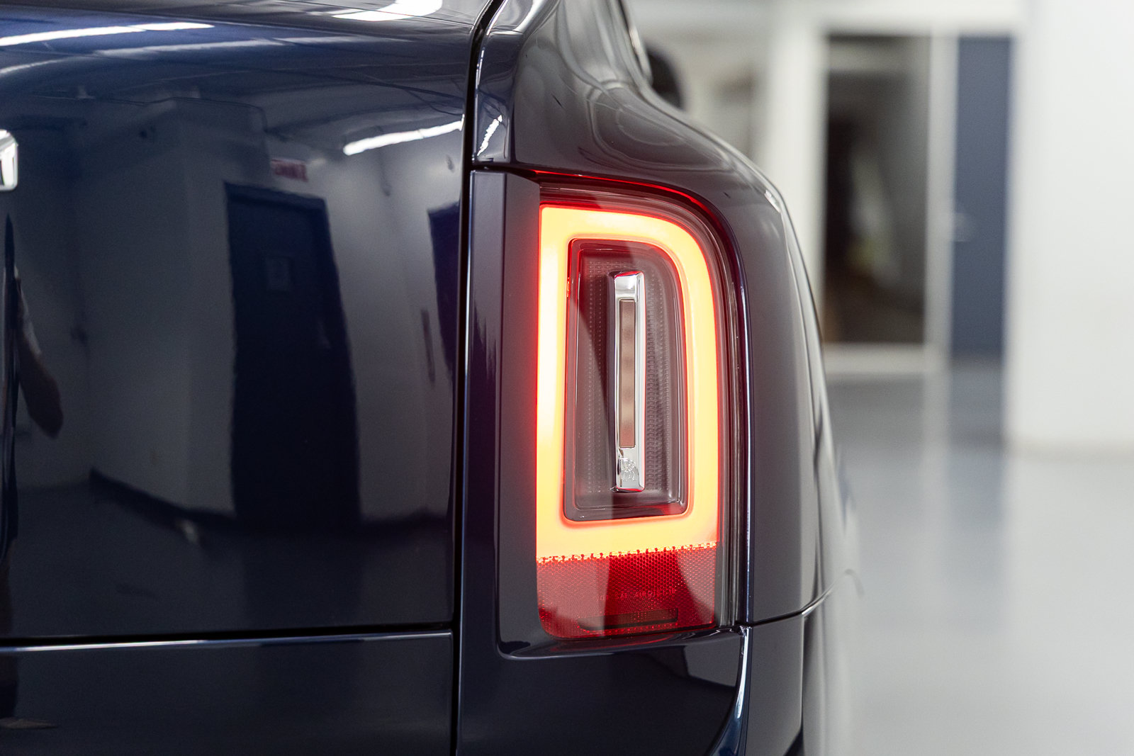 Certified 2025 Rolls-Royce Cullinan AWD/4WD image 23
