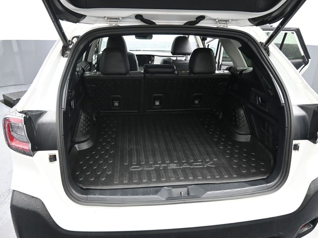 Used 2025 Subaru Outback Onyx Edition XT image 12