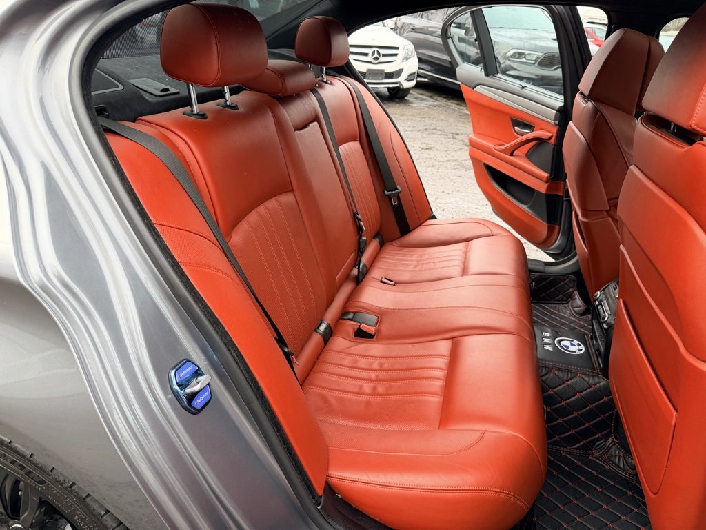 Used 2014 BMW M5 image 28