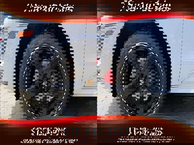 Used 2017 Porsche Macan Turbo image 23