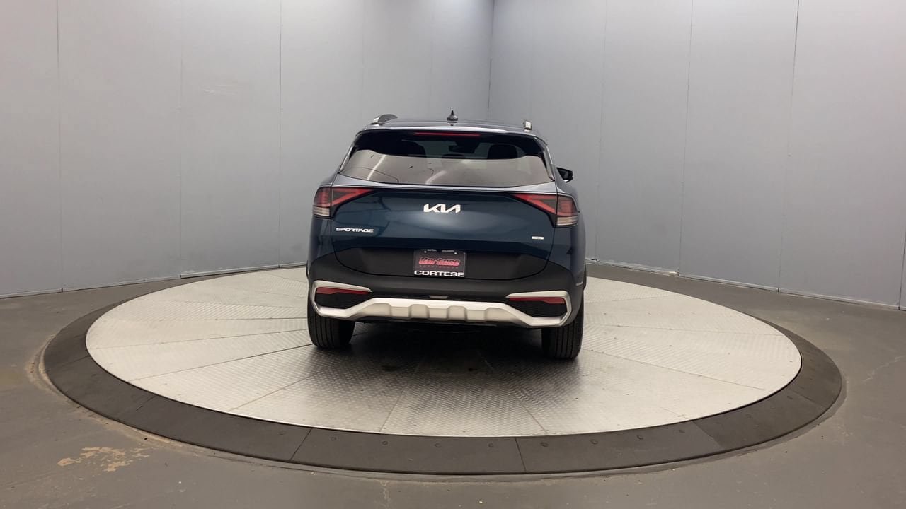 Used 2025 Kia Sportage EX w/ EX Premium Package AWD/4WD image 4