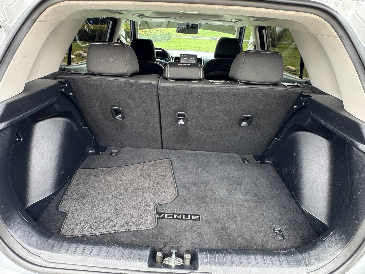 Used 2023 Hyundai Venue SEL image 18