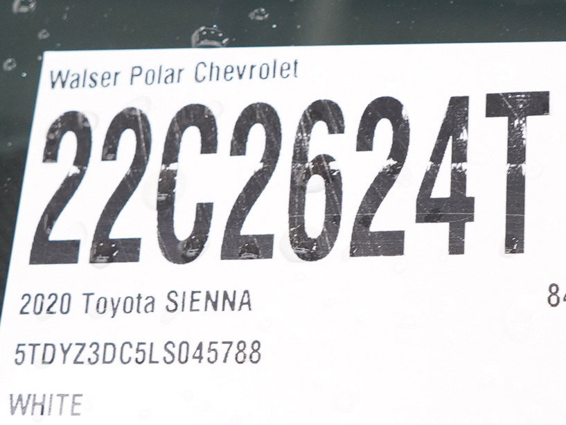 Used 2020 Toyota Sienna XLE Premium w/ Carpet Mat Package FWD image 32