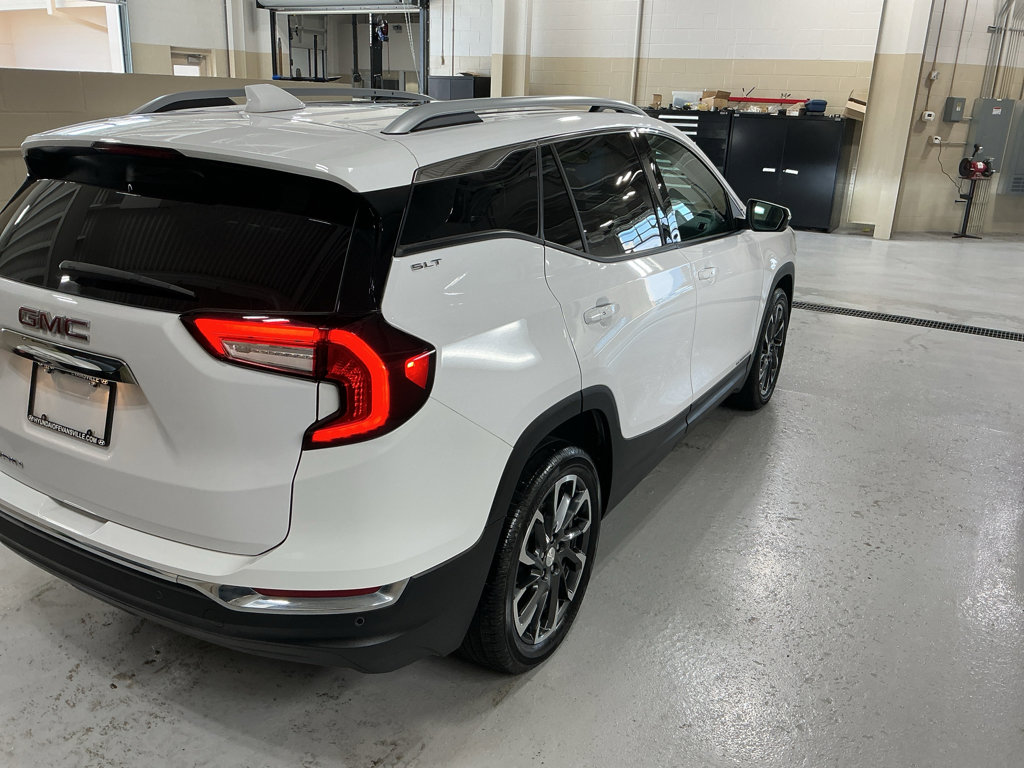 Used 2024 GMC Terrain SLT image 4