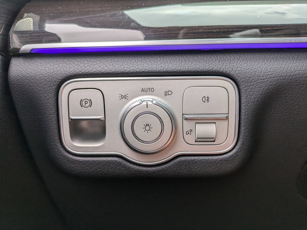 Used 2025 Mercedes-Benz GLS 450 4MATIC image 29