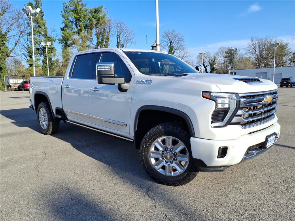 Used 2025 Chevrolet Silverado 2500 High Country w/ Z71 Off-Road Package image 2
