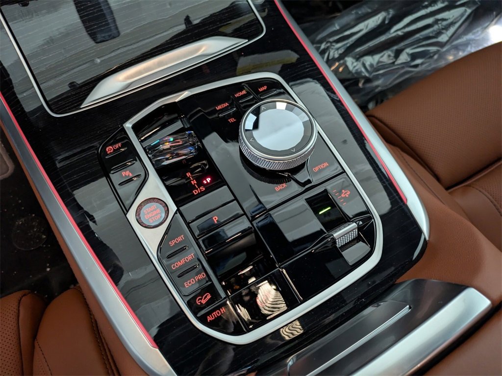 New 2026 BMW X7 M60i image 17