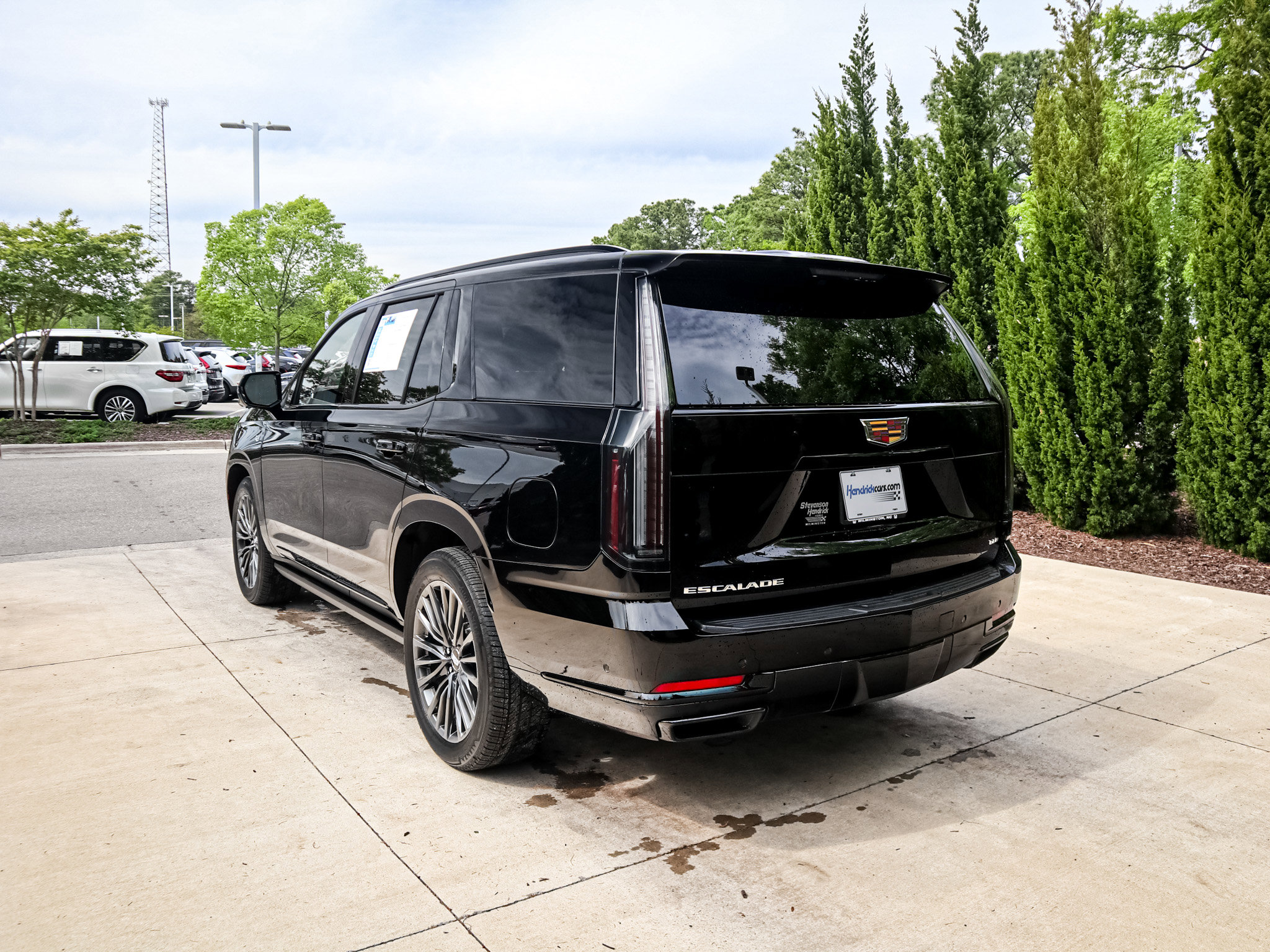 Used 2026 Cadillac Escalade Platinum Sport AWD/4WD image 8
