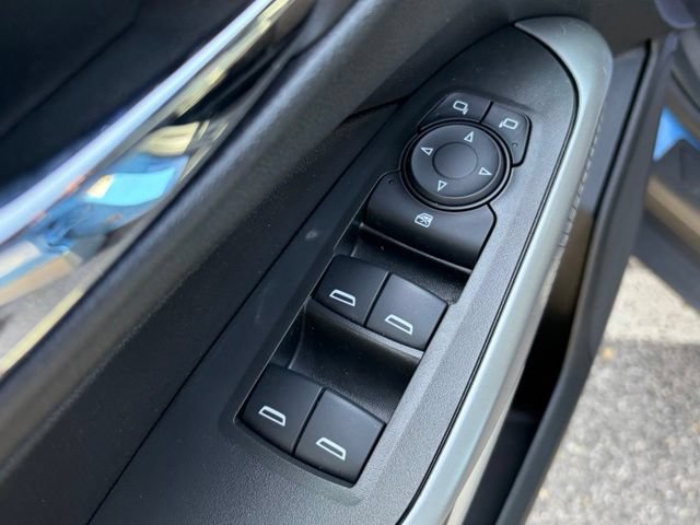 Used 2024 Chevrolet Trax RS FWD image 12