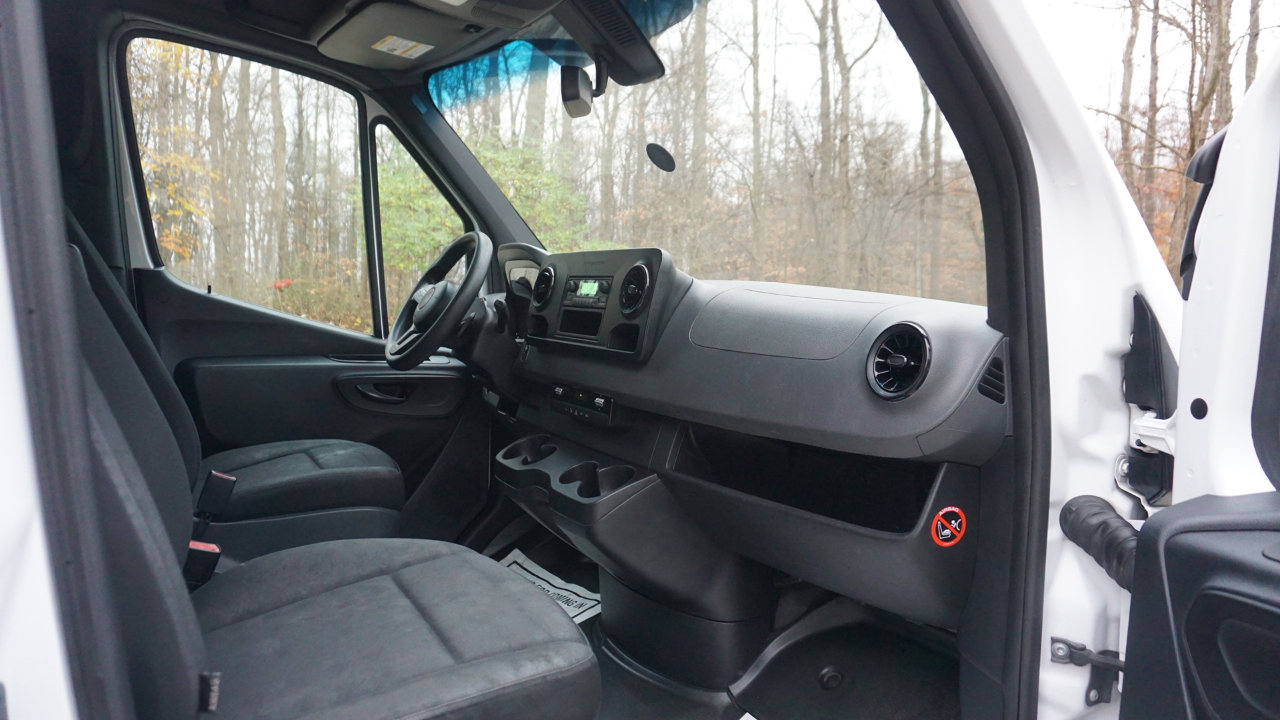 Used 2019 Freightliner Sprinter 170 image 13