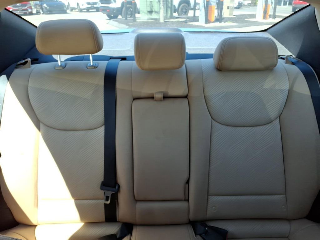 Used 2013 Hyundai Elantra GLS w/ Preferred Pkg image 27