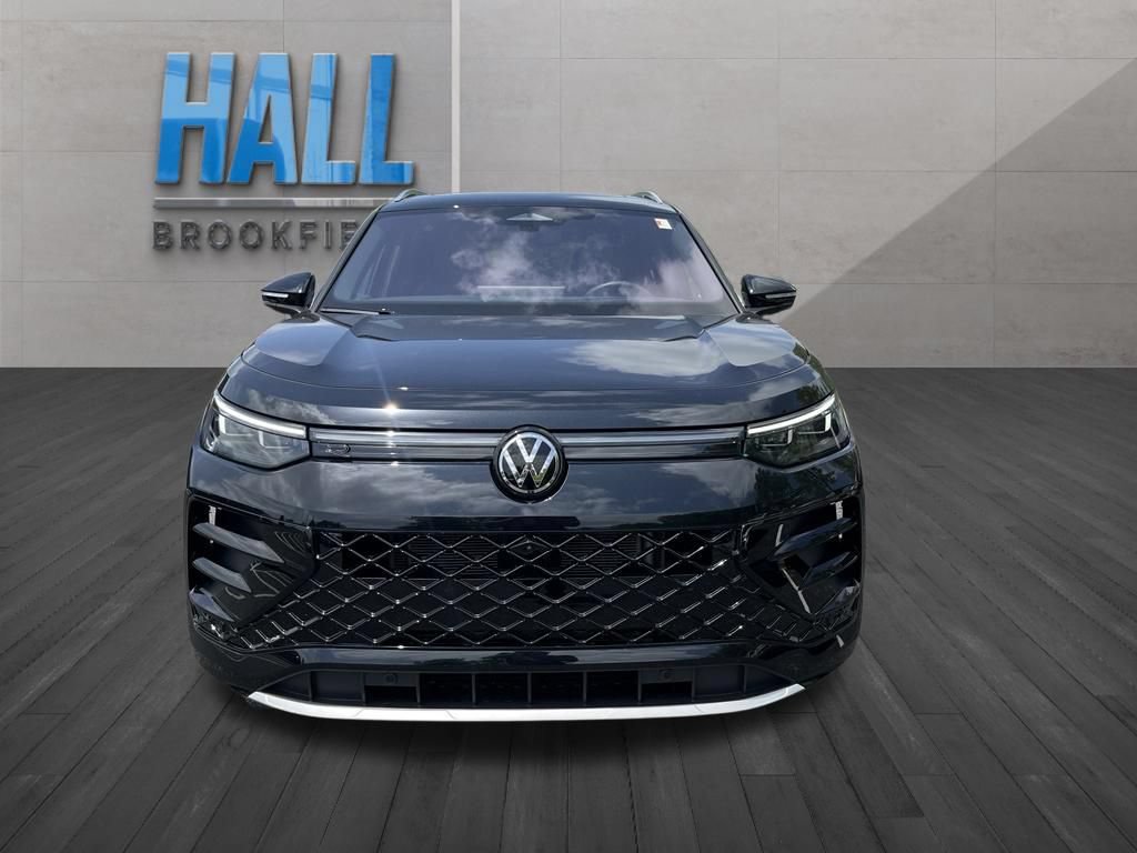 Certified 2025 Volkswagen Tiguan SEL R-Line AWD/4WD image 8