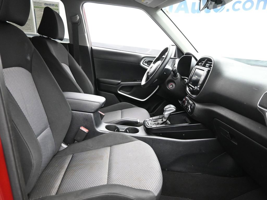 Used 2022 Kia Soul LX image 7