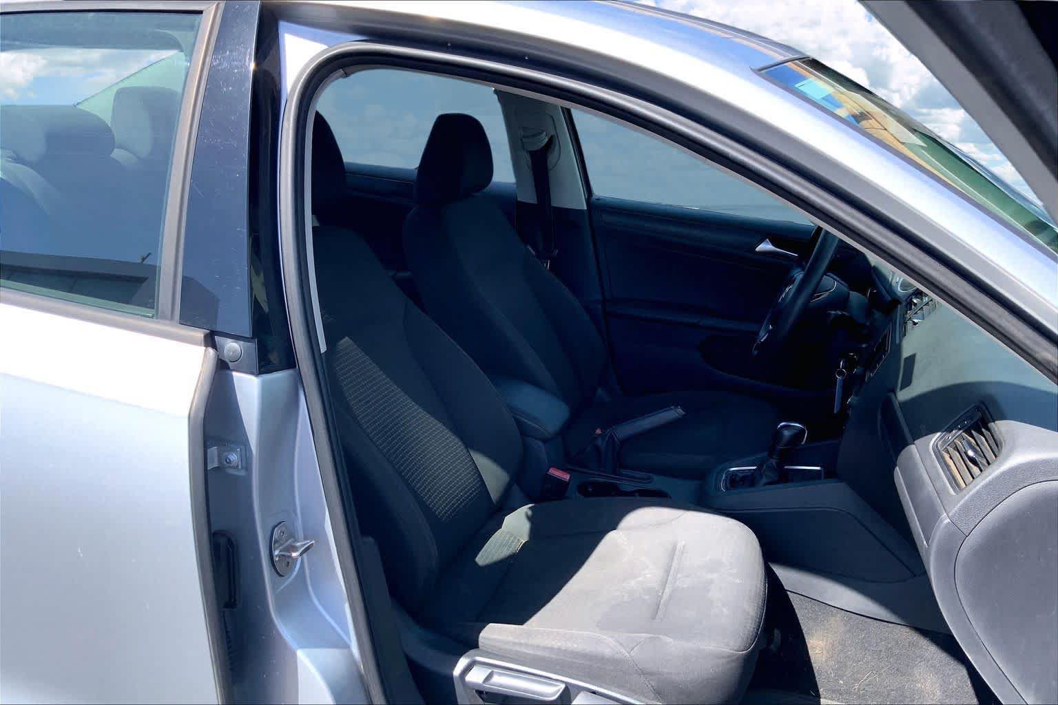 Used 2016 Volkswagen Jetta S FWD image 13