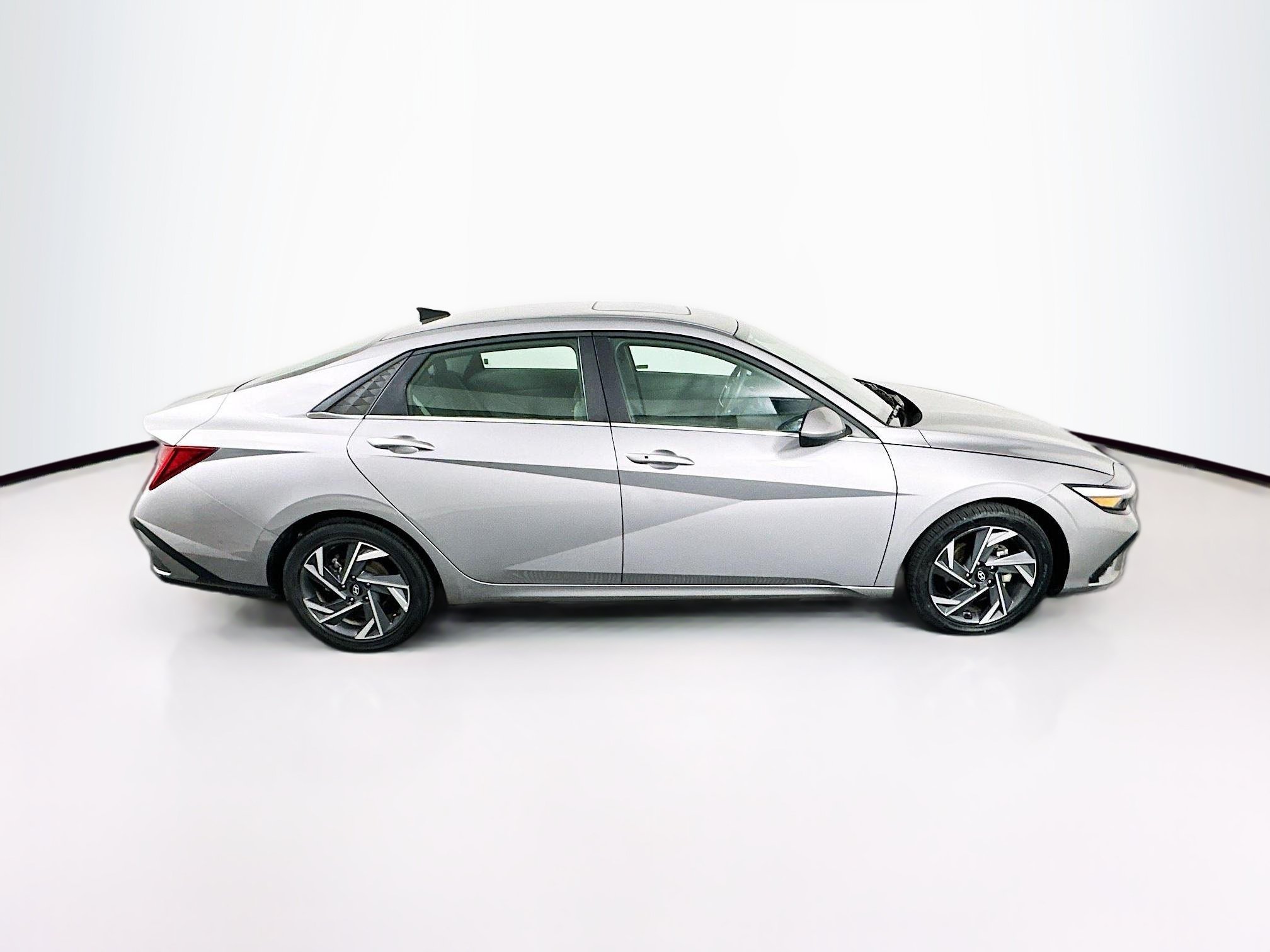 Used 2025 Hyundai Elantra SEL FWD image 10