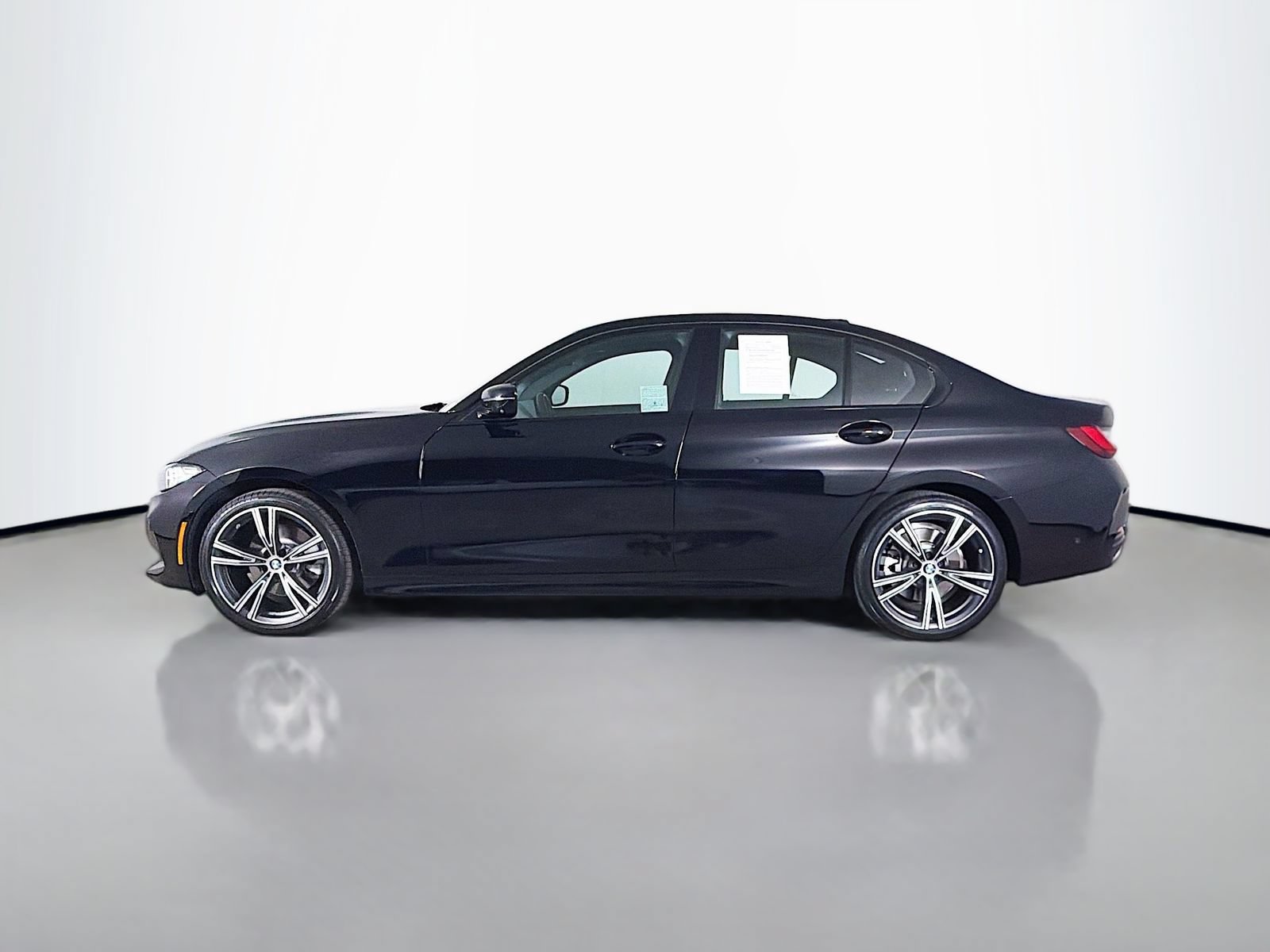 Certified 2023 BMW 330i Sedan w/ Premium Package RWD image 4