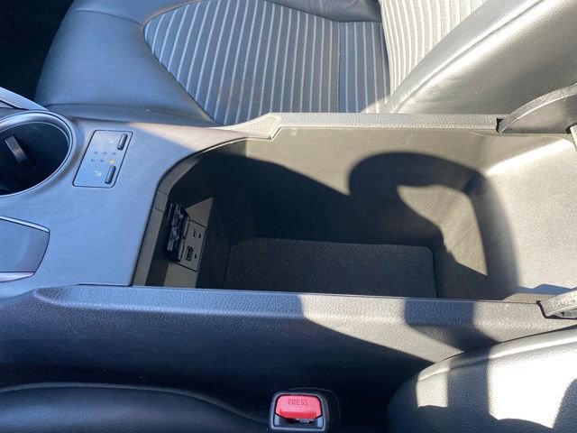 Used 2023 Toyota Camry SE image 12