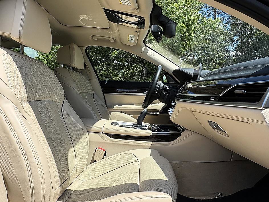 Used 2016 BMW 750i xDrive AWD/4WD image 13