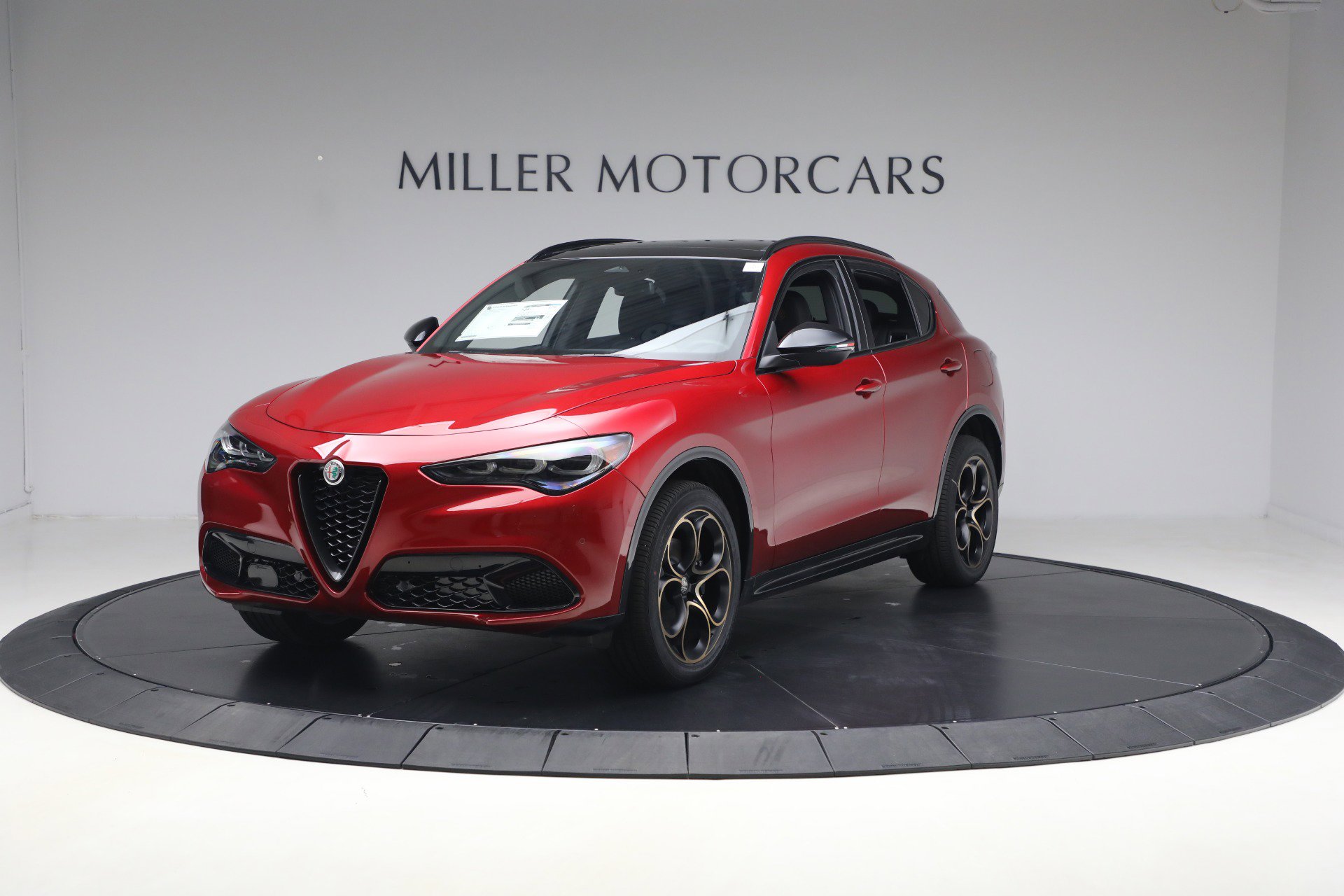 New 2025 Alfa Romeo Stelvio Sprint image 2