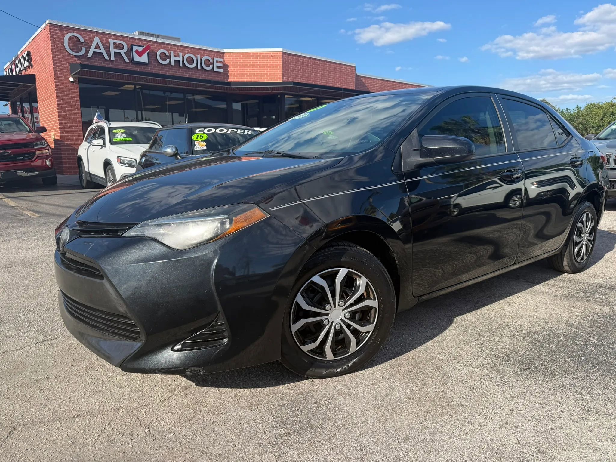 Used 2019 Toyota Corolla L FWD image 1